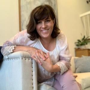 Meet your Posher, Angela